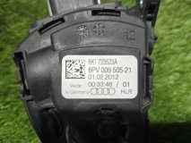 Педаль газа AUDI A4 B8 2012