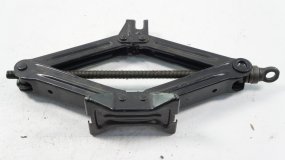 Домкрат поддомкратник TOYOTA VITZ SCP90