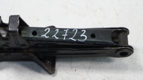 Домкрат поддомкратник TOYOTA PRIUS NHW20