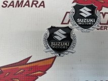 Эмблема Suzuki