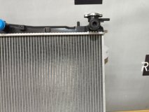 Радиатор охлаждения двигателя Hyundai Elantra 2 МКПП 1.6-2.0