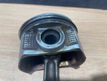 Поршень с шатуном Mitsubishi Galant 2003 2.4 4G64 Поршень с шатуном Mitsubishi Galant 2003 2.4 4G64