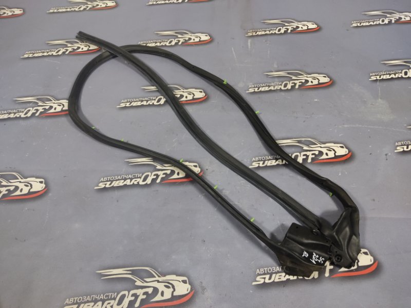 Уплотнительная резинка боковой двери Subaru Forester SG5 EJ205 2005 задн. лев. (б/у)