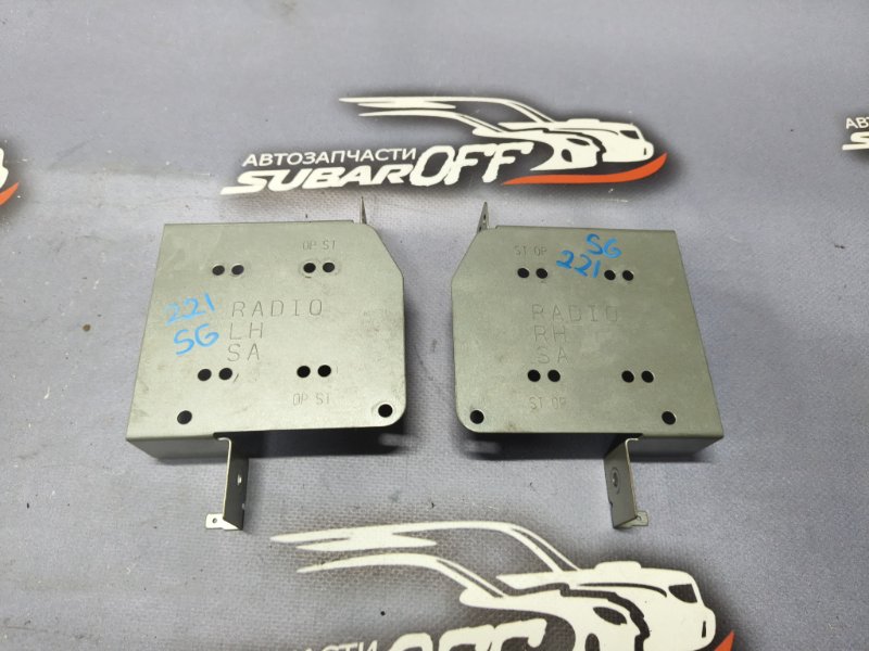 Крепление магнитолы Subaru Forester SG5 EJ205 2005 (б/у)