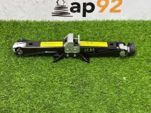 Домкрат Audi A4 8K 2014 CDNB