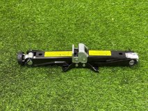 Домкрат Audi A4 8K 2014 CDNB