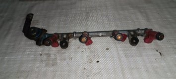 Топливная рейка с форсунками Daihatsu YRV M201G 2002 K3-VE Топливная рейка с форсунками Daihatsu YRV M201G 2002 K3-VE