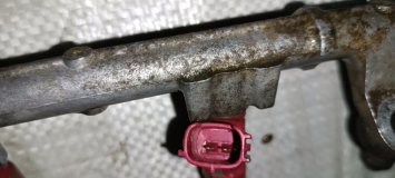 Топливная рейка с форсунками Daihatsu YRV M201G 2002 K3-VE Топливная рейка с форсунками Daihatsu YRV M201G 2002 K3-VE