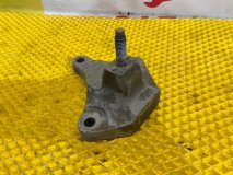 Кронштейн двигателя левый Ford Fusion CBK 2007 FXJA Кронштейн двигателя левый Ford Fusion CBK 2007 FXJA