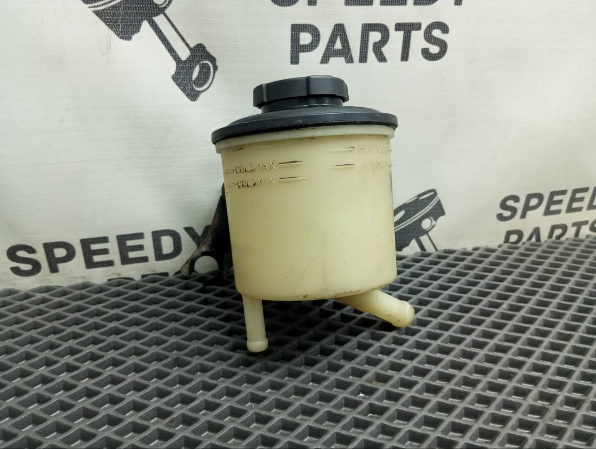 Бачок гидроусилителя руля Nissan Maxima A32 VQ20DE 1995 (б/у)