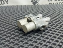 Распределитель тормозной Nissan Maxima A32 1995 VQ20DE