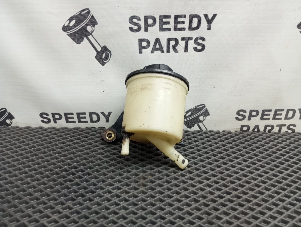 Бачок гидроусилителя руля Nissan Maxima A32 VQ30DE 1999 (б/у)