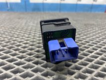 Блок управления зеркалами Toyota Carina E-AT211 1997 7A-FE Блок управления зеркалами Toyota Carina E-AT211 1997 7A-FE