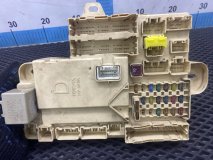 Блок предохранителей салонный правый Toyota Mark II TA-JZX110 2002 1JZ-FSE