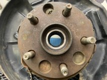 Ступица в сборе правая задняя Toyota Mark II TA-JZX110 2002 1JZ-FSE