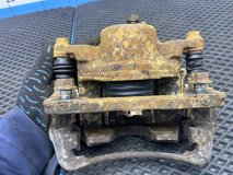 Суппорт тормозной правый передний Honda S-MX GF-RH1 B20B