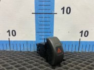 Кнопка аварийной сигнализации Nissan R'nessa 1997 E-PNN30 KA24DE