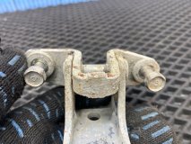 Петля двери левая передняя Mitsubishi Lancer Cedia CS2A 2001 4G15 Петля двери левая передняя Mitsubishi Lancer Cedia CS2A 2001 4G15