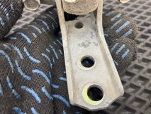 Петля двери левая передняя Mitsubishi Lancer Cedia CS2A 2001 4G15 Петля двери левая передняя Mitsubishi Lancer Cedia CS2A 2001 4G15