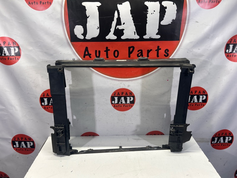 Рамка радиатора BMW 5 F10 (б/у)