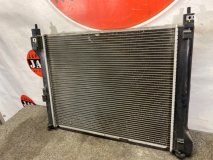 Радиатор охлаждения Nissan Sentra B17