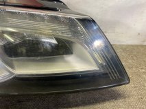 Фара ксенон правая Audi A3 8P