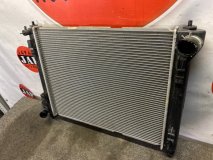 Радиатор охлаждения Nissan Sentra B17