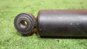 Амортизатор задний TOYOTA PASSO KGC30 02.2010-04.2016 1KR-FE