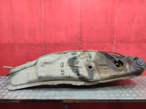 Топливный бак Mitsubishi Pajero III / V7 W джип / suv 2000 3.2 (4M41) Топливный бак Mitsubishi Pajero III / V7 W джип / suv 2000 3.2 (4M41)