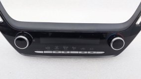 Блок управления климат-контролем Toyota Corolla ZRE210 2021 1ZRFAE