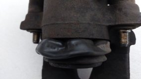 Суппорт тормозной левый передний Volkswagen Caddy 2004 BCA