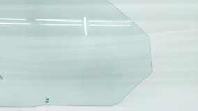 Стекло двери правое переднее Volkswagen Transporter Caravelle T5 2011 CAAC