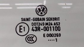 Стекло двери правое переднее Volkswagen Transporter Caravelle T5 2011 CAAC