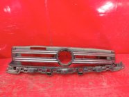 Решетка радиатора VOLKSWAGEN TIGUAN 1 2011-2016