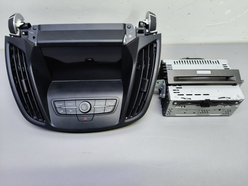 Магнитола Ford Kuga 2 2019 (б/у)