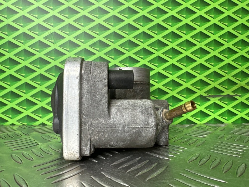 Дроссельная заслонка Skoda Octavia Tour A4 BCA 1.4 75 Л.С. (б/у)