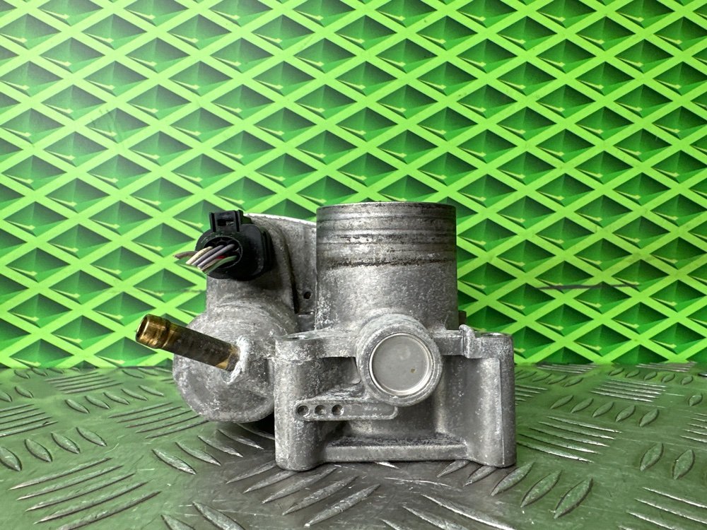 Дроссельная заслонка Skoda Octavia Tour A4 BCA 1.4 75 Л.С. (б/у)