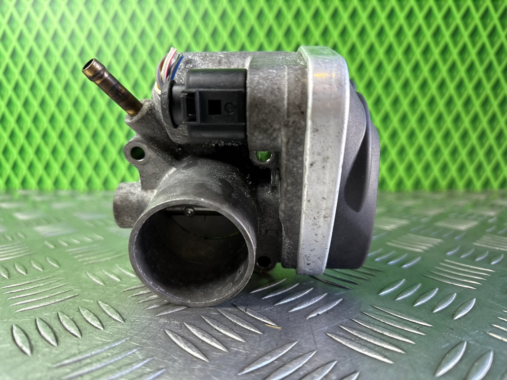 Дроссельная заслонка Skoda Octavia Tour A4 BCA 1.4 75 Л.С. (б/у)