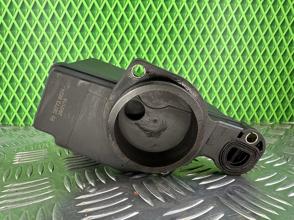 Сапун ( маслоотделитель ) Volkswagen Golf 4 AXP 1.4 75 Л.С. (б/у)