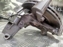 Поворотный кулак со ступицей левый передний VOLKSWAGEN Polo Mk4 2003 BBY 1.4