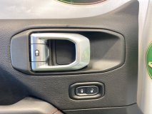 Обивка двери левая передняя Jeep Wrangler JLUS74 2020 EC1 - 2.0L