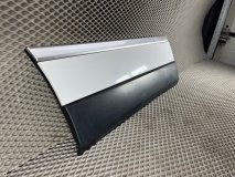 Молдинг двери правый задний Land Rover Range Rover L405 2015 4.4D