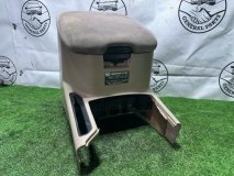 Бардачок между сиденьями передний Toyota Land Cruiser UZJ100 2001 2UZ