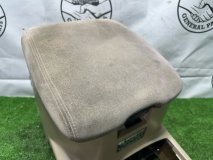 Бардачок между сиденьями передний Toyota Land Cruiser UZJ100 2001 2UZ