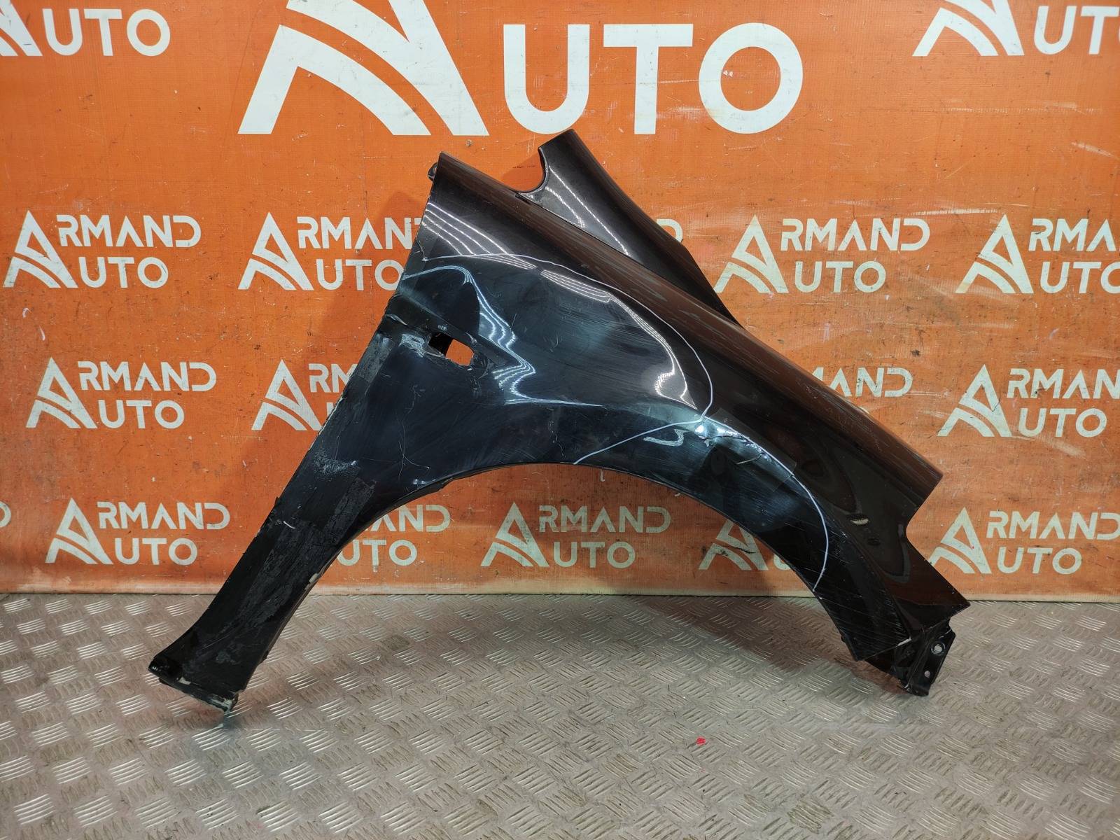 Крыло Nissan Tiida C11 2004 перед. прав.