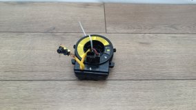 Шлейф-лента подушки безопасности Hyundai Solaris Седан 2013 G4FA 1.4 Шлейф-лента подушки безопасности Hyundai Solaris Седан 2013 G4FA 1.4