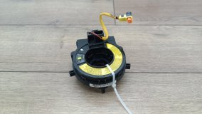 Шлейф-лента подушки безопасности Hyundai Solaris Седан 2013 G4FA 1.4 Шлейф-лента подушки безопасности Hyundai Solaris Седан 2013 G4FA 1.4