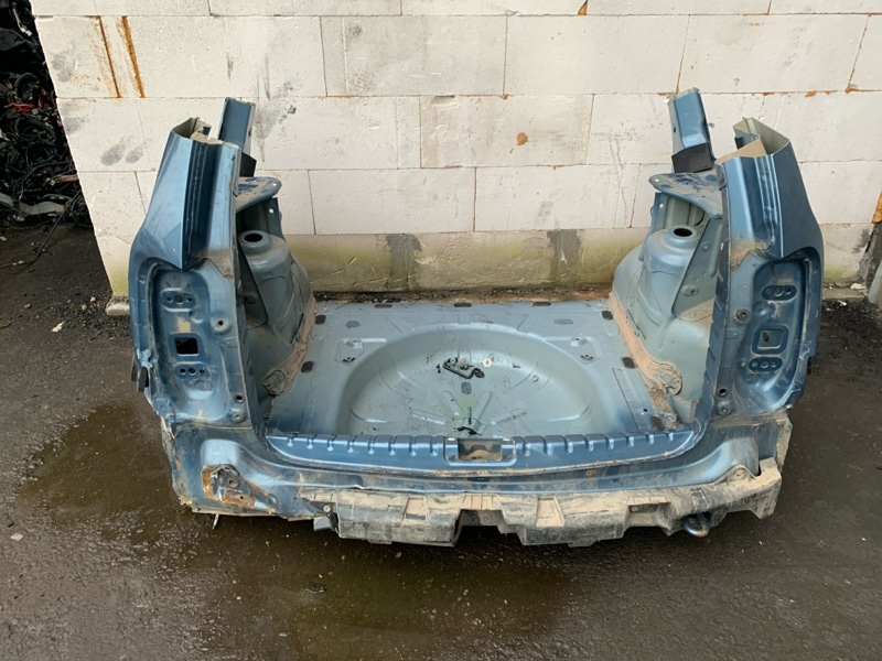 Часть кузова Renault Duster 1.6 K4M606 2013 задн. (б/у)