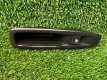 Кнопка стеклоподъемника левая задняя Renault Kaptur 2019 1.6 H4MD429