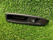 Кнопка стеклоподъемника левая задняя Renault Kaptur 2019 1.6 H4MD429